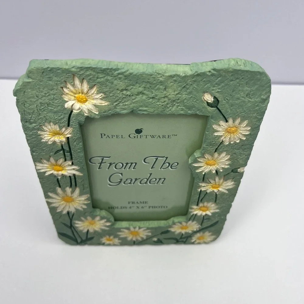 Green Daisy Photo Frame 4x6 Resin Floral Cottagecore Vintage